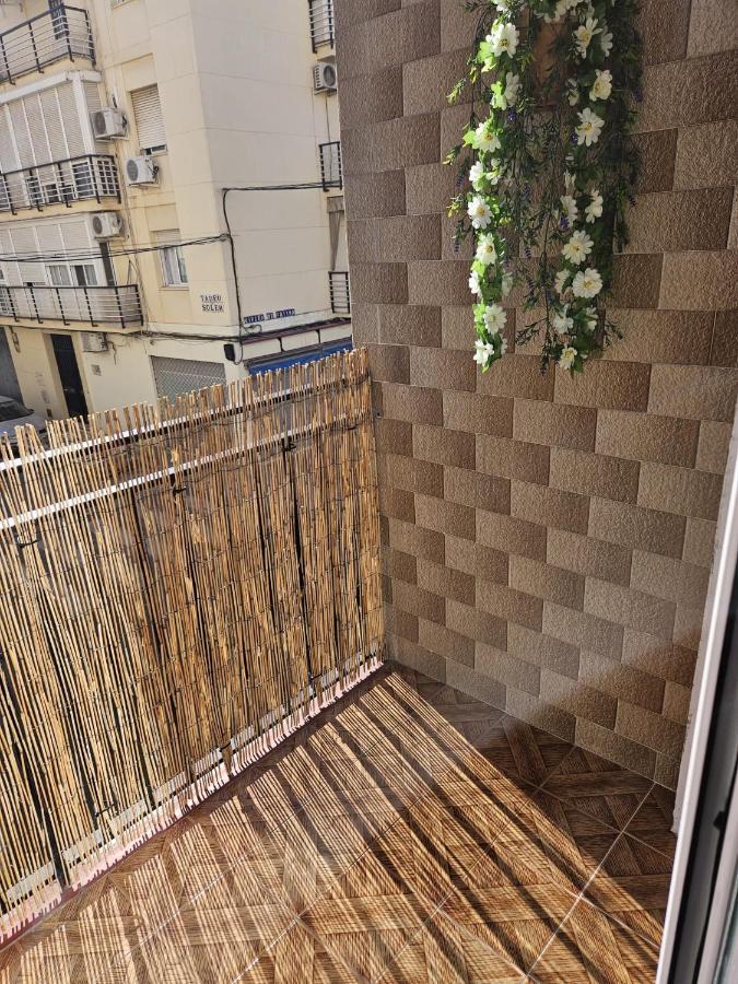 Apartamento Familiar En Triana Seville Exterior photo
